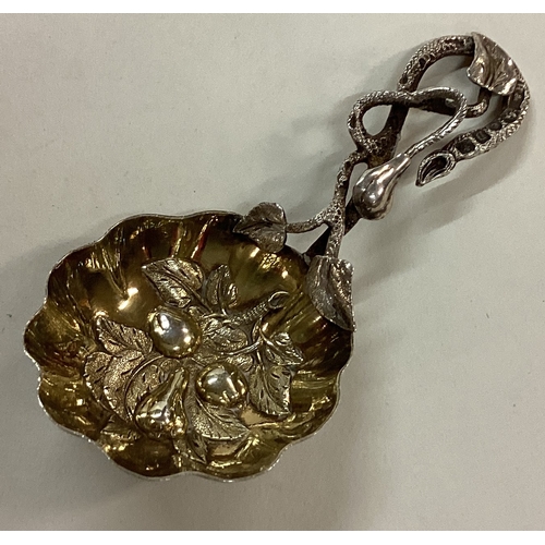 82 - A Victorian silver gilt caddy spoon. Birmingham 1852. By Hilliard & Thomason. Approx. 11 grams. Est.... 