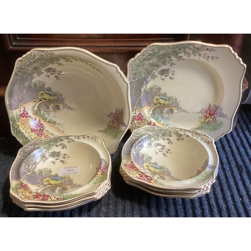 933 - A Royal Winton dessert service. Est. £20 - £30.