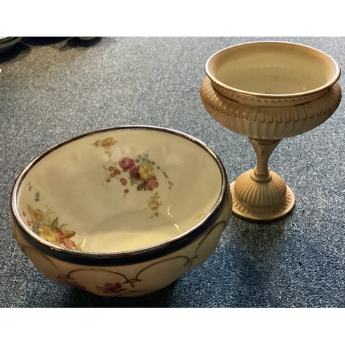 954 - A Royal Worcester silver plated mounted dish together with a pedestal bowl. Est. £40 - £60.