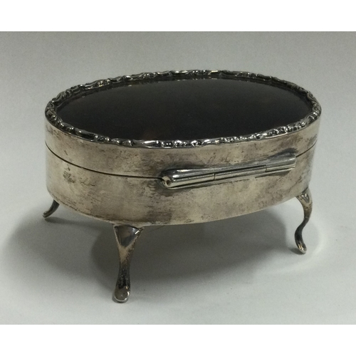 102 - A good silver and tortoiseshell jewellery box. Birmingham 1918. By Deakin & Francis. Approx. 129 gra... 