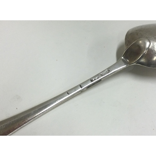 234 - HESTER BATEMAN: A Georgian silver serving spoon. Approx. 58 grams. Est. £50 - £80.