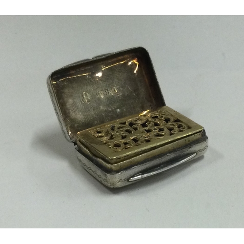 25 - A George III silver vinaigrette. Birmingham 1826. Approx. 9 grams. Est. £100 - £150.