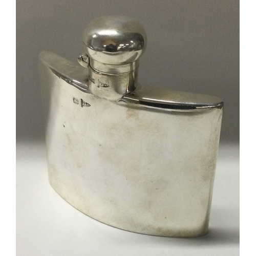 271 - A silver flask with screw-top lid. Sheffield 1915. By Walker & Hall. Approx. 97 grams. Est. £150 - £... 