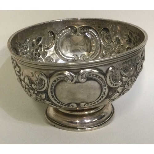 288 - A chased silver bowl. London 1898. By William Hutton & Sons. Approx. 89 grams. Est. £60 - £80.