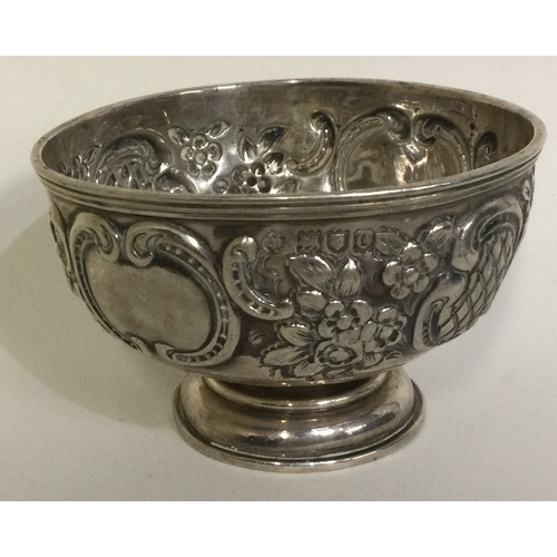 288 - A chased silver bowl. London 1898. By William Hutton & Sons. Approx. 89 grams. Est. £60 - £80.