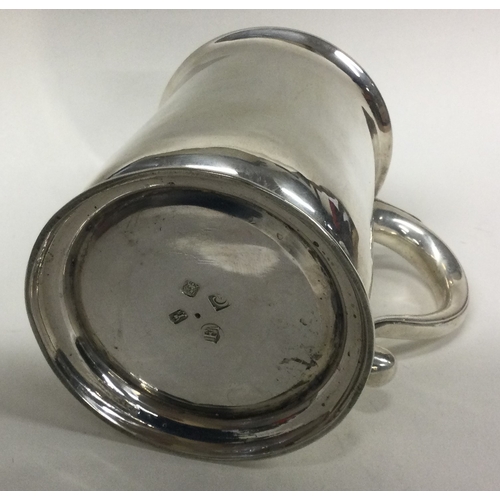 378 - A fine 18th Century George I straight-sided silver tankard. London 1722. Probably by Thomas Farren? ... 