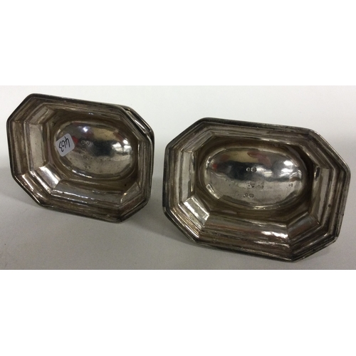 463 - A fine pair of Victorian silver salt cellars in the Georgian style. London 1842. By Barnards. Approx... 