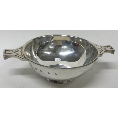 470 - EDINBURGH: A heavy Scottish silver quaich. By Mappin & Webb. Approx. 410 grams. Est. £280 - £320.