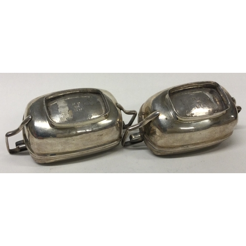 475 - A pair of Georgian silver salts. London 1785. Approx. 166 grams. Est. £120 - £150.