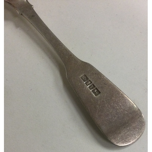 519 - CHINA TRADE: A 19th Century silver crested fork. Maker's mark 'ES'. Approx. 42 grams. Est. £50 - £80... 