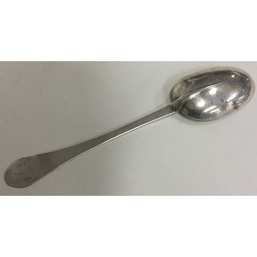 533 - CHANNEL ISLANDS: A silver dog nose spoon. Circa 1710. Approx. 33 grams. Est. £200 - £300.