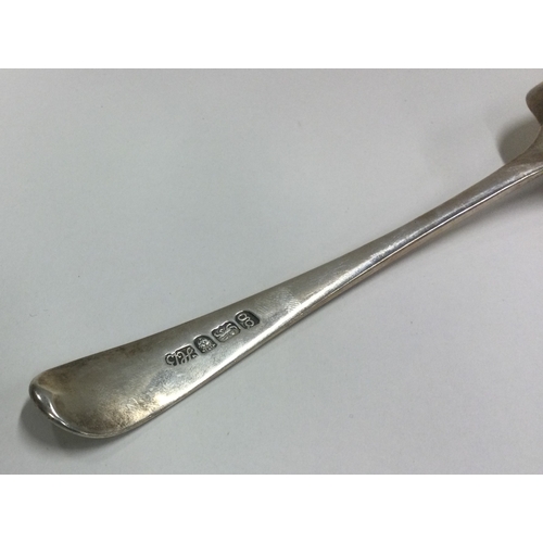 94 - HESTER BATEMAN: A silver table spoon. London 1782. Approx. 65 grams. Est. £60 - £80.