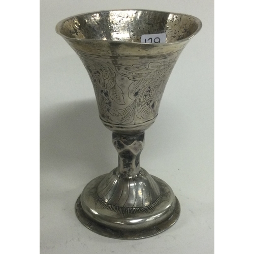 129 - A Continental Judaica silver goblet with engraved decoration. Approx. 45 grams. Est. £50 - £80.