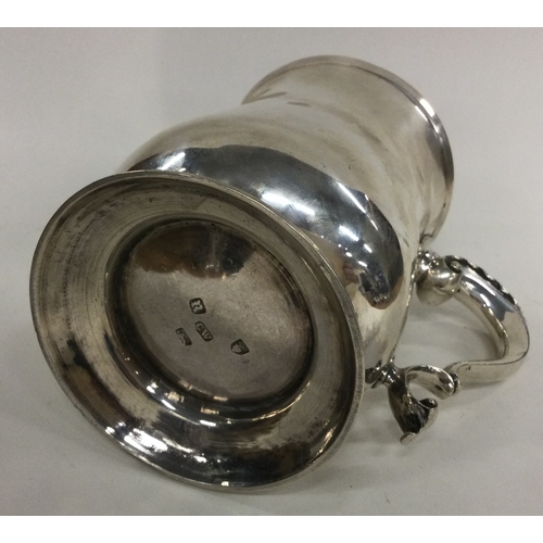 171 - A large heavy 18th Century Georgian silver pint mug. London 1772. By Charles Wright. Approx. 416 gra... 