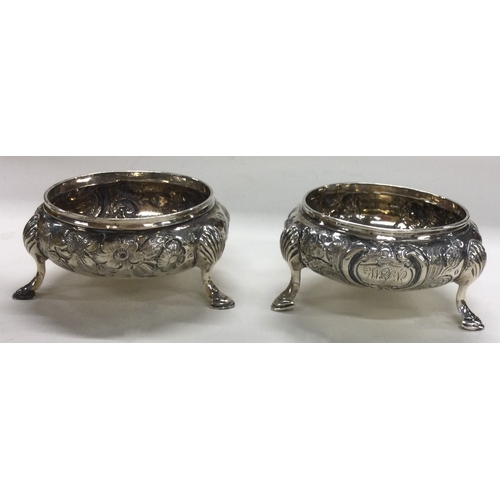 21 - A pair of George III silver salts. London 1855. By William Robert Smily. Approx. 127 grams. Est. £12... 