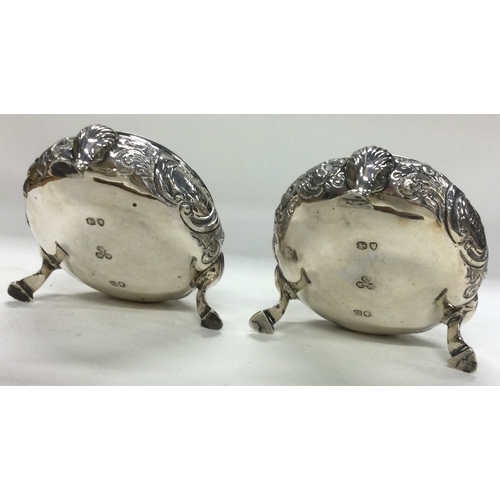 21 - A pair of George III silver salts. London 1855. By William Robert Smily. Approx. 127 grams. Est. £12... 