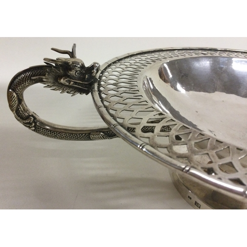 217 - A Chinese export silver bowl decorated with dragons. Circa 1890. Marked to rim. Approx. 418 grams. E... 