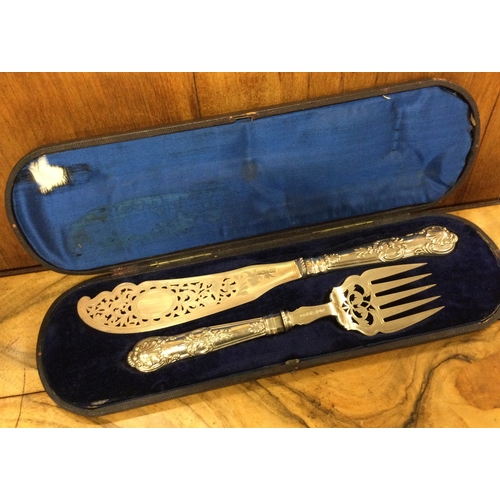 278 - A fine pair of cased Victorian silver lobster servers. London 1866. By HH. Approx. 253 grams of gros... 