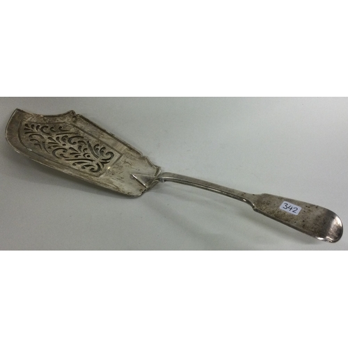 342 - A Victorian silver fish slice with pierced decoration. London 1865. Approx. 162 grams. Est. £100 - £... 