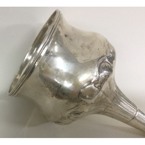 468 - A George III silver wine funnel. London 1821. By Charles Fox. Approx. 86 grams. Est. £100 - £150.