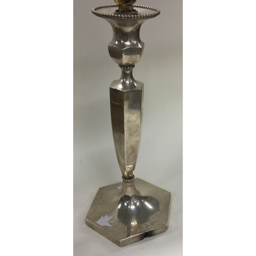 52 - A large silver lamp. Sheffield 1920. By Hawksworth, Eyre & Co. Ltd. Est. £150 - £200.