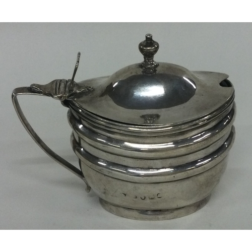 62 - A Georgian silver mustard pot with BGL. London 1806. Approx. 111 grams of weighable silver. Est. £10... 