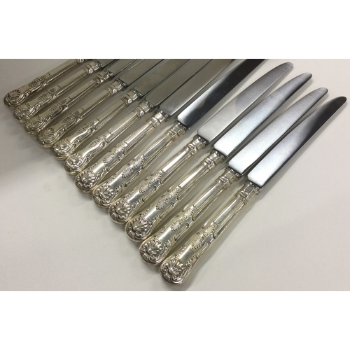 779 - A good set of six plus six silver Kings' pattern knives. London. Approx. 760 grams of gross weight. ... 