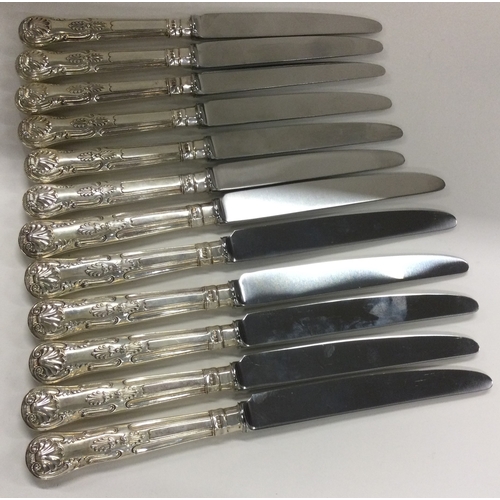 779 - A good set of six plus six silver Kings' pattern knives. London. Approx. 760 grams of gross weight. ... 