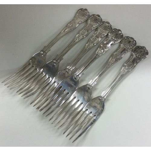 782 - A heavy set of six silver Kings' pattern table forks. London. Approx. 694 grams. Est. £250 - £300.