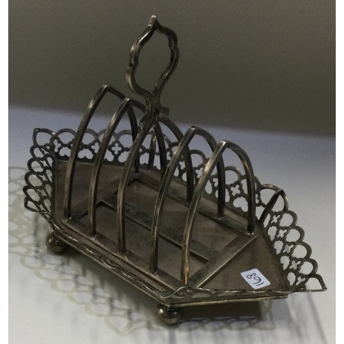 168 - A rare novelty silver toast rack on stand. London 1904. By Peter Henderson Deere. Approx. 233 grams.... 