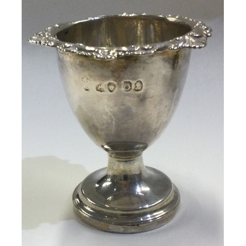 648 - A Georgian silver egg cup. London 1809. Approx. 49 grams. Est. £40 - £60.