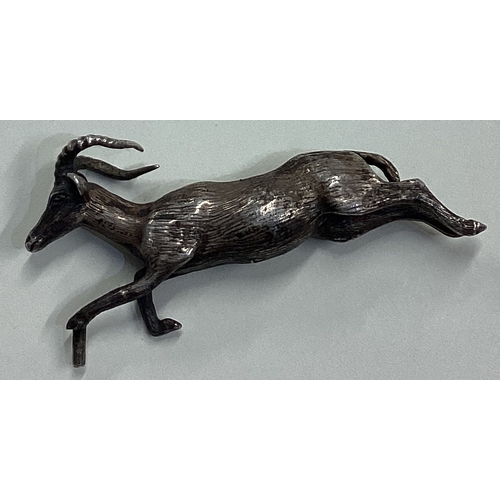 99 - PATRICK MAVROS: A silver figure of an antelope. Marked to base. Approx. 51 grams. Est. £100 - £150.