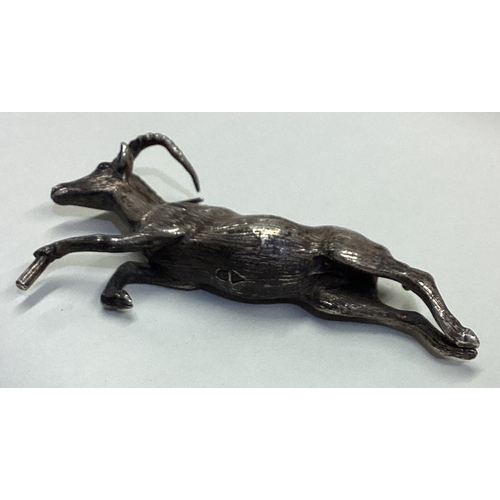 99 - PATRICK MAVROS: A silver figure of an antelope. Marked to base. Approx. 51 grams. Est. £100 - £150.