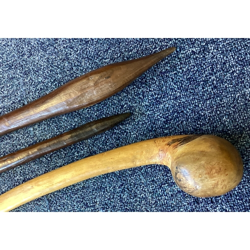 284 - Two old tribal arrows etc. Est. £20 - £30.