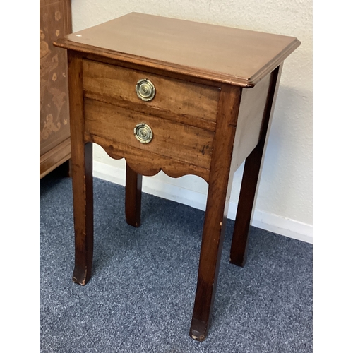 443 - A Georgian mahogany two-drawer side table. Est. £50 - £80.