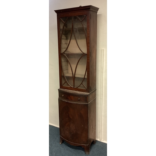 465 - A narrow mahogany bookcase. Est. £30 - £40.