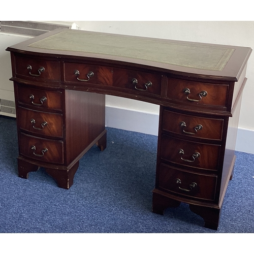 532 - A reproduction twin pedestal desk. Est. £30 - £50.