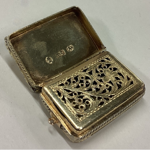 119 - A George III silver gilt vinaigrette. Birmingham 1833. By Thomas Freeman. Approx. 15 grams. Est. £12... 