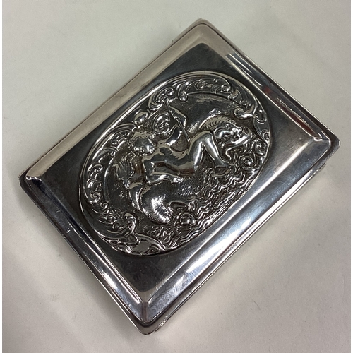 160 - A chased Edwardian silver snuff box embossed with sea creatures. London 1921. Approx. 185 grams. Est... 