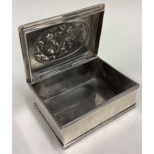 160 - A chased Edwardian silver snuff box embossed with sea creatures. London 1921. Approx. 185 grams. Est... 