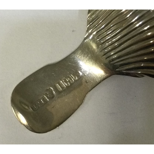 305 - EDINBURGH: A George III silver caddy spoon. 1817. By Jonathan Millidge. Approx. 10 grams. Est. £40 -... 