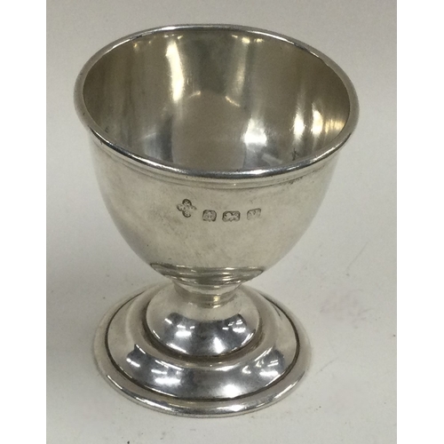 490 - A silver egg cup. Birmingham 1998. Approx. 30 grams. Est. £20 - £30.