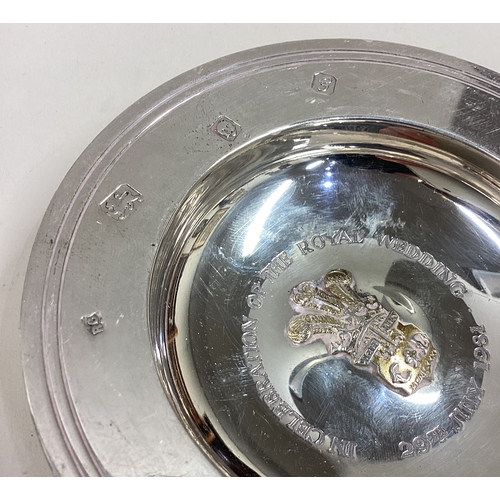 496 - A heavy commemorative silver armada dish. London. By RC. Approx. 98 grams. Est. £30 - £50.