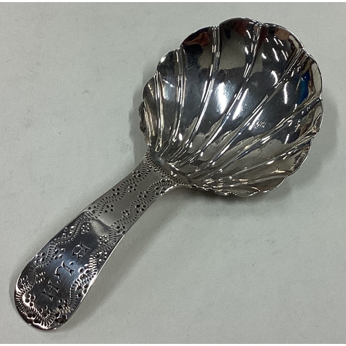 591 - A good Georgian silver caddy spoon. London. Approx. 7 grams. Est. £30 - £50.