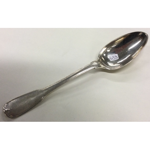 638 - An 18th Century French silver spoon with crested decoration. Approx. 90 grams. Est. £100 - £150.