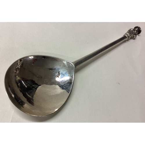 662 - EXETER: A rare 17th Century silver Apostle spoon. Punched to reverse and bowl. Circa 1635. By Richar... 