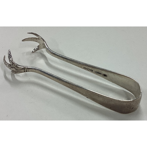 84 - A pair of silver claw ice tongs. Sheffield 1939. Approx. 15 grams. Est. £20 - £30.