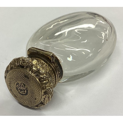 171 - A fine quality silver gilt moon shaped scent bottle. Approx. 47 grams of gross weight. Est. £30 - £5... 