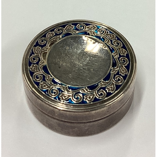 185 - A silver and blue enamelled box with lift-off cover. Marked to base. Approx. 12 grams. Est. £30 - £5... 