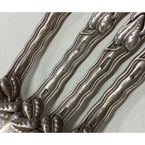 196 - TIFFANY & CO: A set of four silver forks. Approx. 204 grams. Est. £200 - £300.